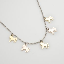 Collana girocollo con cavalli pendenti